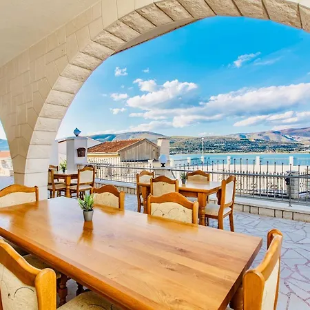 Buenavista House Trogir Hotel Mastrinka