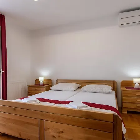 Buenavista House Trogir 3* Mastrinka