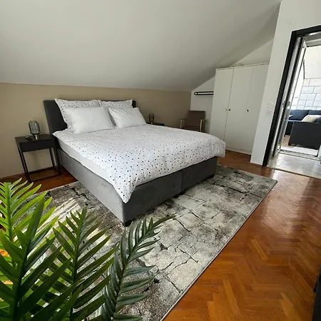 Buenavista House Trogir 3* Mastrinka